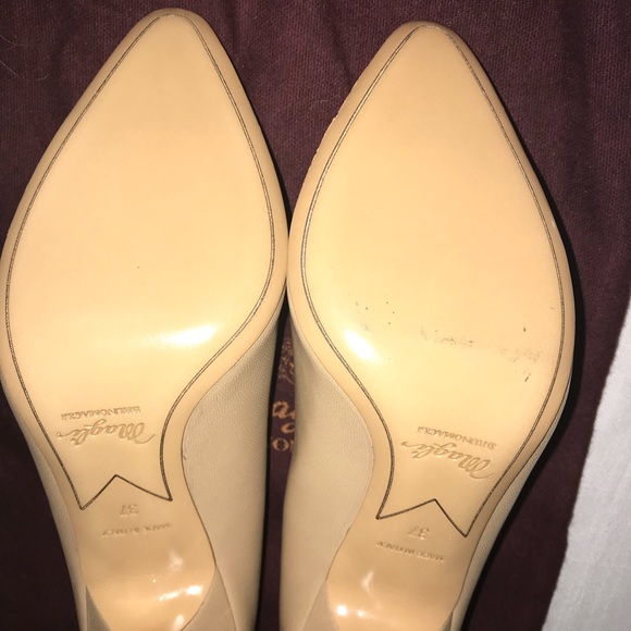 Bruno Magli Tan Pump Heels - Picture 4 of 4